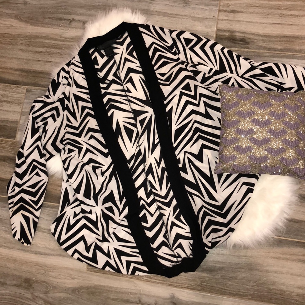 Kardashian Kollection black and white shawl wrap.